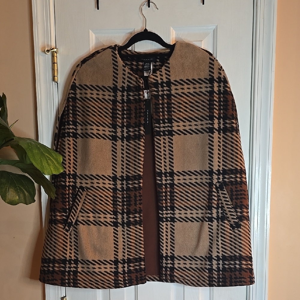 Tahari Women's Plaid Poncho in Tan and Black